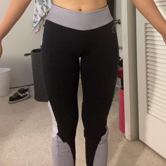 Workout Leggings - Picture 2 of 4